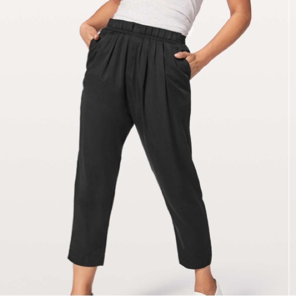 Lululemon Black/Dark Gray Can You Feel The Pleat Size 2, Waist, 12.5-25” Inseam